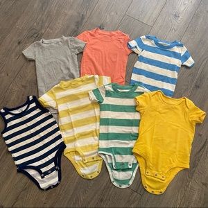 Set of Carter's onsies 18m short sleeve
